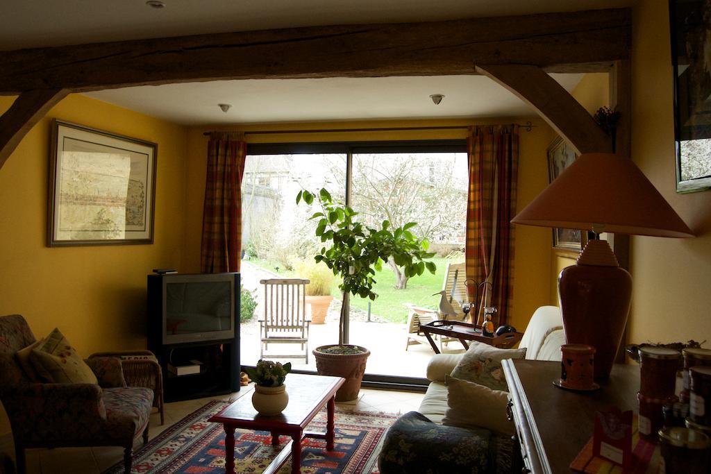 Au Fond Du Jardin Maison D'Hotes Saint-Saëns Rom bilde