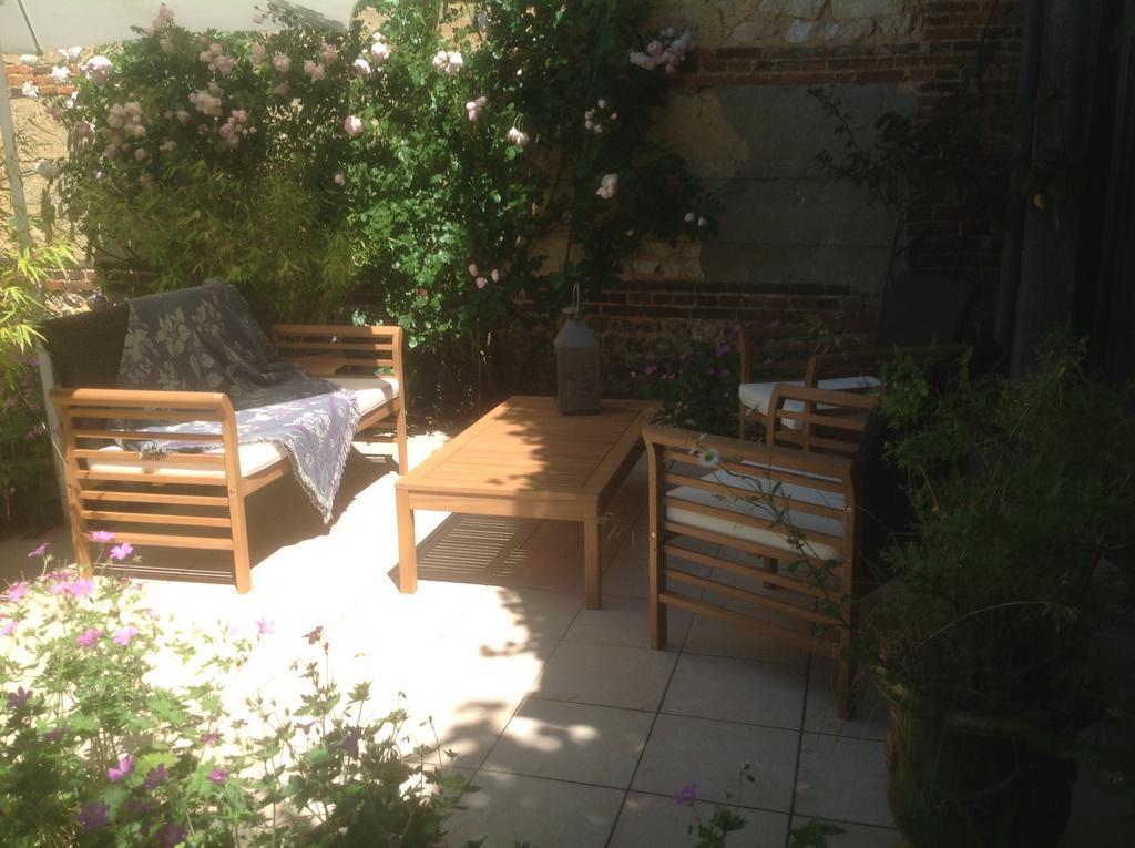 Au Fond Du Jardin Maison D'Hotes Saint-Saëns Eksteriør bilde